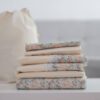 linea-esmeralda_combinada-con-encaje-2 Juego de cama en algodón 100% con estampado floral crema