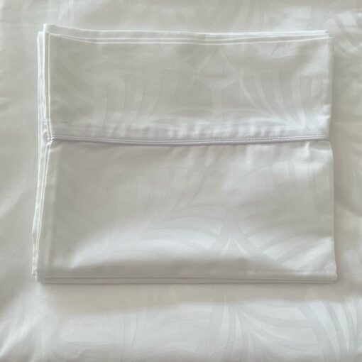 Juego de sabanas satinada blanca con aplique satinado