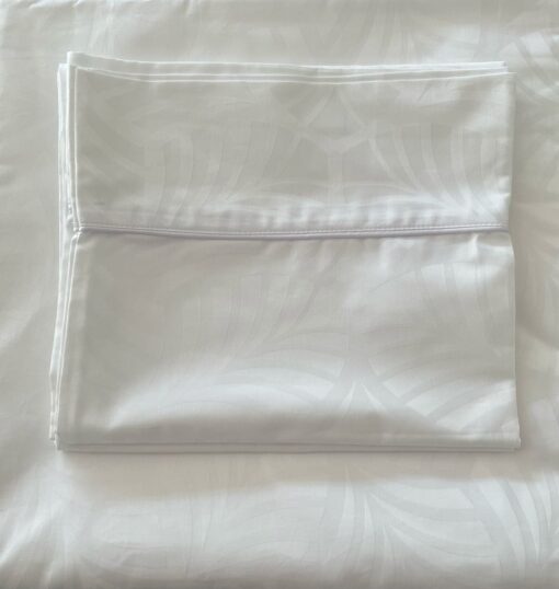 Juego de sabanas satinada blanca con aplique satinado