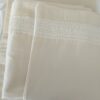 tienda-del-alergico_productos_lenceria_linea-esmeralda_Juego de cama en tela Satén crema con encaje en algodón color blanco-1 Juego de cama en tela satén crema con encaje blanco