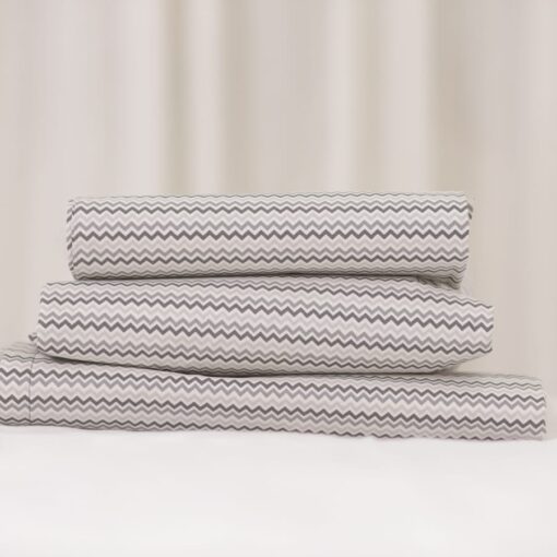 Juego de cama básico en tela grabada de tonos grises