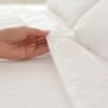 tienda-del-alergico_productos_lenceria_linea-esmeralda_Juego-de-cama-blanco-con-combinacion-de-tela-grabada-en-satin-y-embone-gris-4 Juego de cama blanco en tela satinada con aplique gris