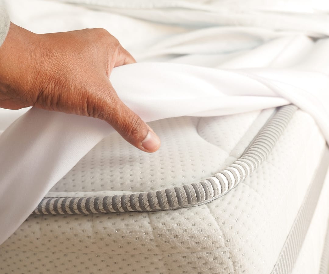 Protector de colchón antifluido producido por Elegant Home
